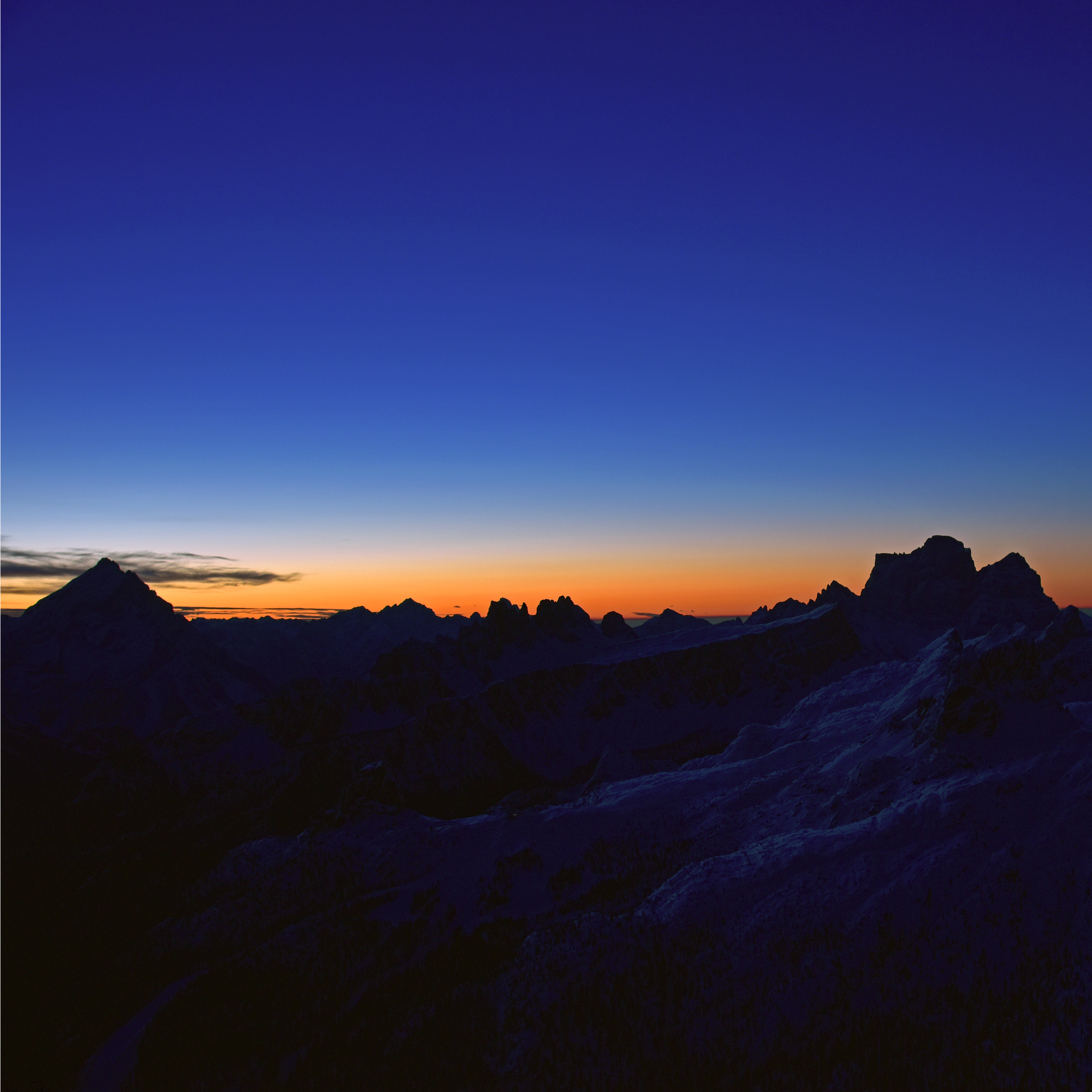 Cover of the track Gute Nacht, Goldgasse: mountain skyline at blue hour